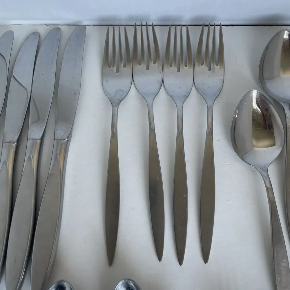Vtg Oneida Deluxe Stainless Wintersong Flatware 20 Pieces Fork Spoon